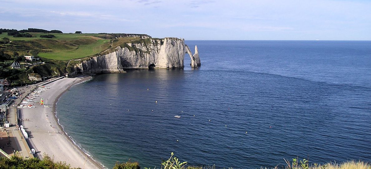 Etretat - La plage et les falaises